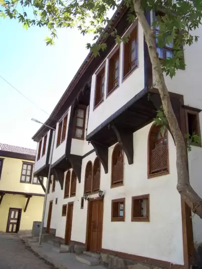Tarihi Afyon Evi