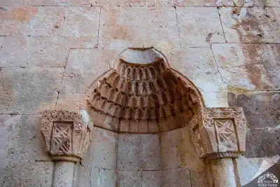 Eski Beyazıt Camii kubbesi ve minaresi mimari detayı