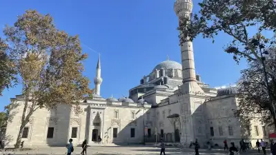 Eski Beyazıt Camii dış cephe ve taş duvarkonstruksiyonu