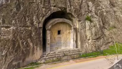 Aynalı Mağara