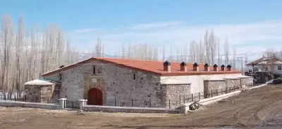 Ezinepazar Hanı