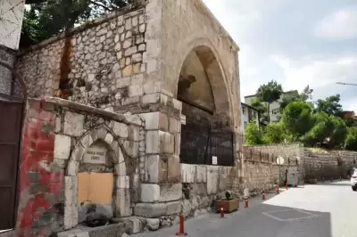 Kadılar Türbesi