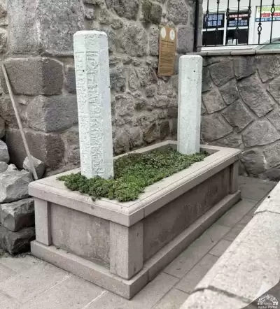 Melike Sultan Hatun Türbesi