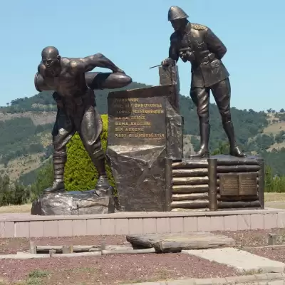 Seyit Onbaşı Anıtı