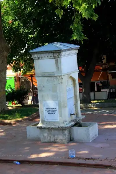 Askeri Hastane Çeşmesi taş oyması kapı tasarımı