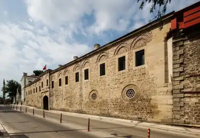 Deveci Hanı / Eski Hapishane taş cephe sokak görünümü