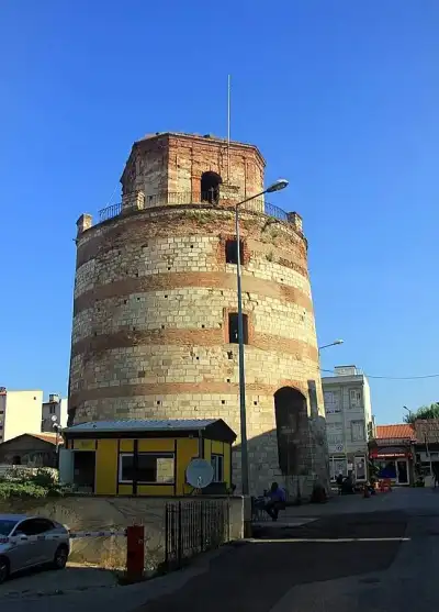 Edirne Kalesi Makedonya Saat Kulesi sokak cephesi manzarası