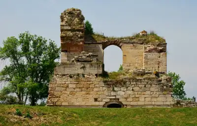 Edirne Sarayı tuğla kalıntıları arkeolojik alan
