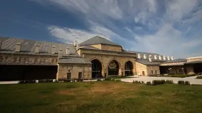 Ekmekçizade Kervansarayı taş yapı yan görünüş