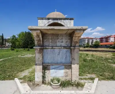 Hacılar Ezanı Çeşmesi detaylı ön görünüş çeşme kısmı