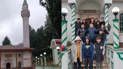 Boztekke Köyü Şeyh Keramettin Türbesi çam ağaçları arasında