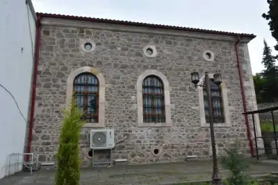Bulancak Şeyh Ali Ağa Camii arka cephesi taş işçiliği detayı