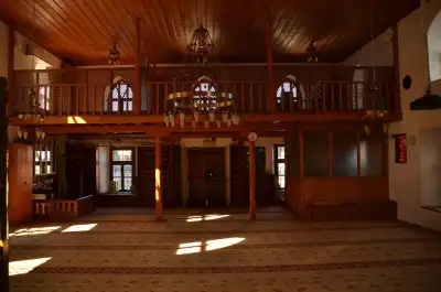 Çekek Cami