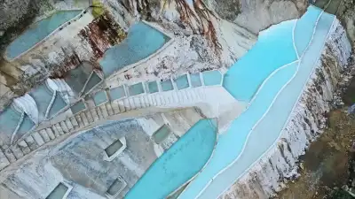 Dereli Kuzalan-Göksu Travertenleri beyaz taraçaları detayı