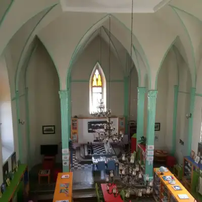 Giresun Çocuk Kütüphanesi geniş iç salon ve okuma alanları