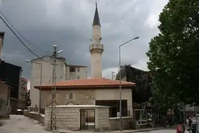 Kadıoğlu Camii minare ve yan cephesi
