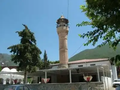 Kadıoğlu Camii iç mekan ve mihrap detayı