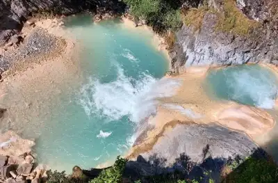 Mavi Göl (Kuzalan Tabiat Parkı) mineral açısından zengin turkuaz göl