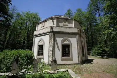 Piraziz Şeyh İdris Camii ve Türbesi