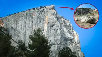 Şahin Kayası'nın belirgin dikey kolon yapısı detayı