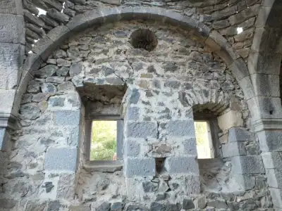 Şebinkarahisar Göynük Köyü Kilisesi - II iç mekanda iki pencere açıklığı