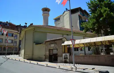Tahtalı Cami yanında yükselen minaresi