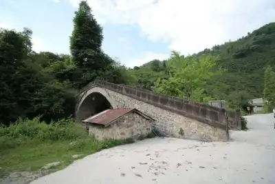 Yavşan Köprüsü dağlık bölgede mimari yapısı