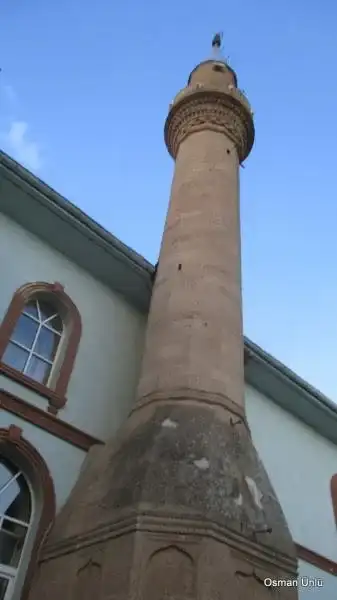Ada Camii dış duvar ve pencere mimarisi