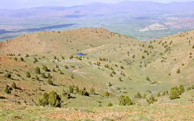 Anaboura Harabesi dağ tepesinden geniş panoramik görünüş