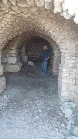 Antiokheia Antik Kenti Roma Hamamı taş kemerli giriş girişi