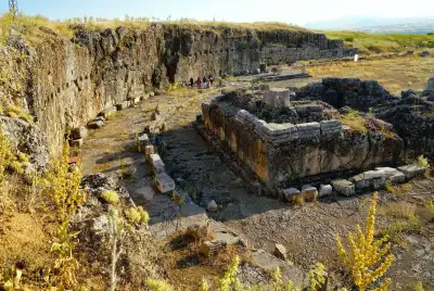 Antiokheia Antik Kenti Roma Hamamı kazı alanı kalıntıları