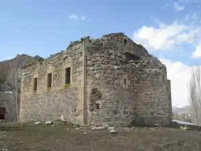 Atabey Sinan Camii (Kurşunlu Camii) taş yapı kalıntıları