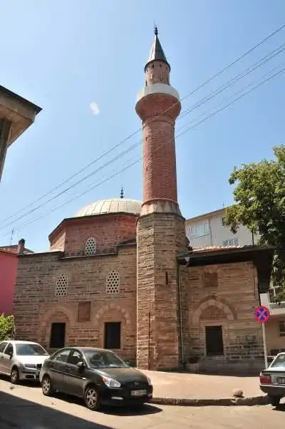 Avşar Hamamı minare ve taş cami binası