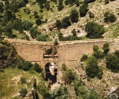 Cirimbolu Köprüsü ve Su Kemeri kanyon manzarası