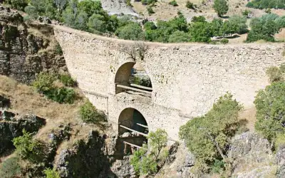 Cirimbolu Köprüsü ve Su Kemeri çift açıklıklı yapısı