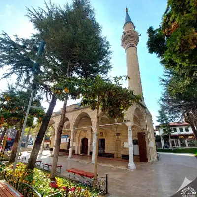 Firdevs Bey Camii minare ve portico yapısı