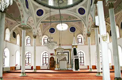 Isparta Ulu Camii (Kutlu Bey Camii) iç mekan kubbe dekoru detayı