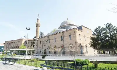 Isparta Ulu Camii (Kutlu Bey Camii) minare ve dış cephe mimarisi