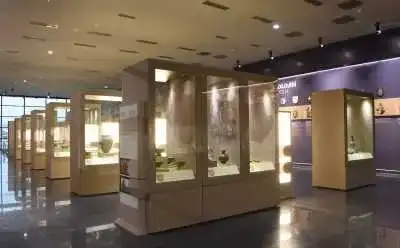 Keyhüsrev Kervansarayı (Eğirdir Hanı) iç mekân sütun detayı