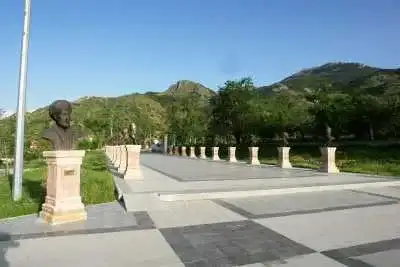 Kirazlıdere ve Gökçay Mesireliği çam ağaçları ve oturma alanları