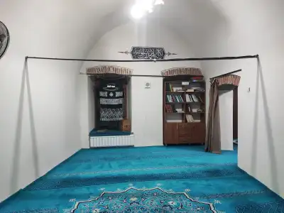 Kırıkminare Camii (Cuma Camii) iç mekan mescit alanı