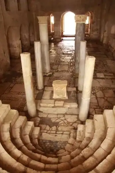 Malos Ruins columned interior space and light opening