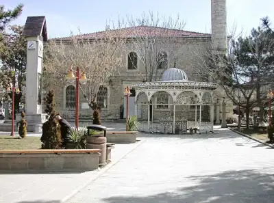 Merkez Yeni Mosque courtyard entrance and decorative ablution fountain