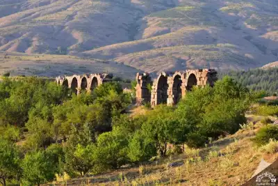 Pisidia Antiokheia Su Kemerleri dağlık bölge manzarası