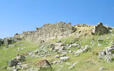 Seleukeia Sidera Harabesi kalıntılarının taş duvarları