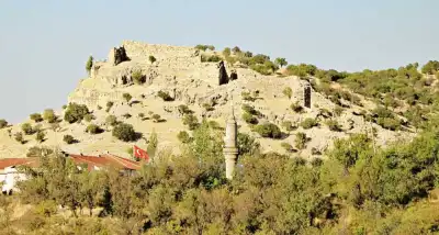 Uluborlu Kalesi