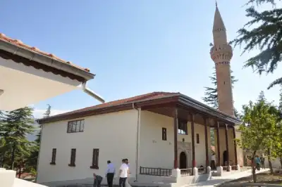 Yılanlıoğlu Camii