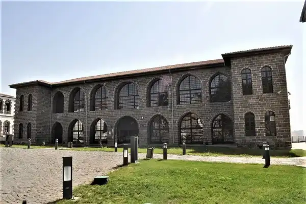 Diyarbakır: Sur İçinde Tek Günlük Tarih Rotası kapak görseli