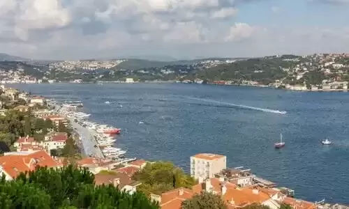 Bebek Sahili kıyı çizgisi ve villaları manzarası