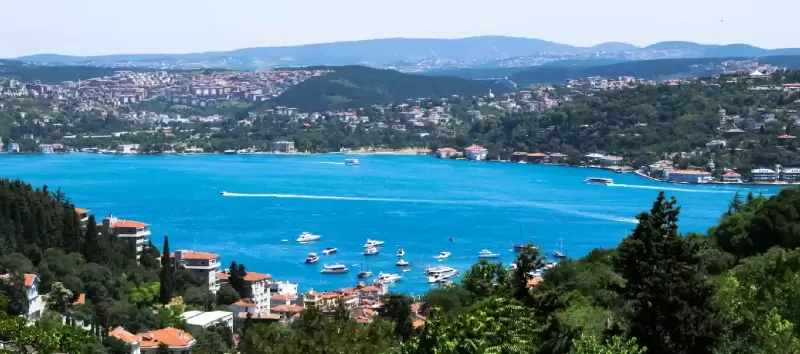 Bebek Sahili panoramik Boğaz manzarası